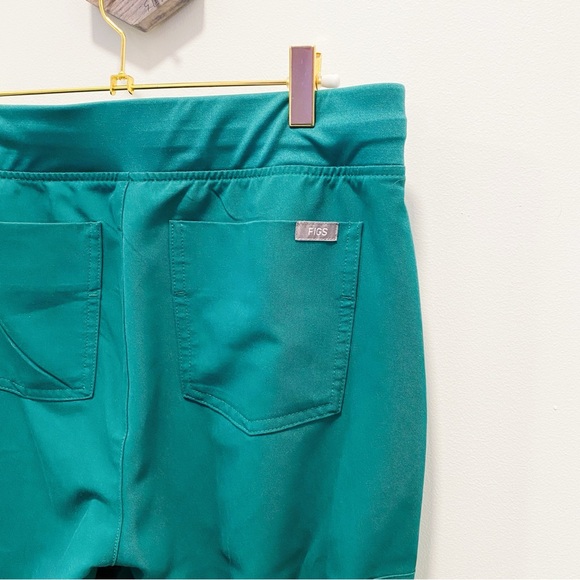 Figs Joggers - Hunter Green - Picture 6 of 8